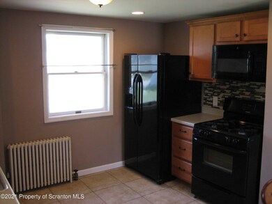 451 Hickory St, Peckville, PA 18452 - photo 6