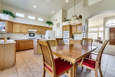 Kitchen & Breakfast Nook