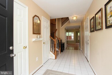 13031 Woodcutter Cir, Germantown, MD 20876 - photo 2