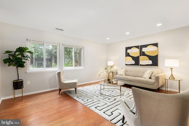 1474 Greenmont Ct, Reston, VA 20190 - photo 7