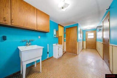 903 903 E 15th St, Glencoe, MN 55336 - photo 4