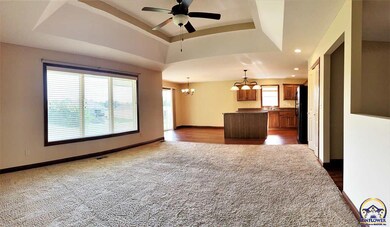 6013 SW 44th St, Topeka, KS 66610 - photo 3