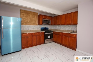 154 Comstock St, New Brunswick, NJ 08901 - photo 7