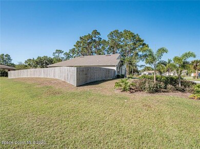 734 Simon St SE, Palm Bay, FL 32909 - photo 3