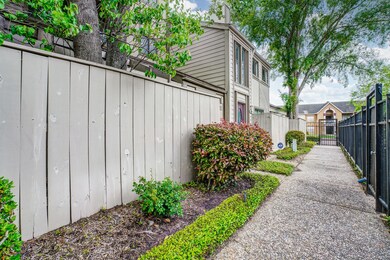 1085 Country Place Dr unit 27, Houston, TX 77079 - photo 4
