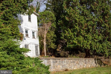 560 S Delaware Dr, Easton, PA 18042 - photo 4