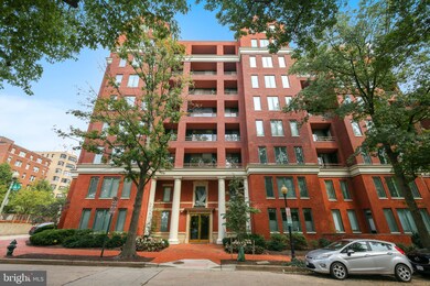 The Griffin Condominium unit 805, Washington, DC 20037 - photo 2