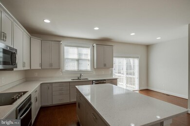 200 Miles Hawk Terrace, Purcellville, VA 20132 - photo 4