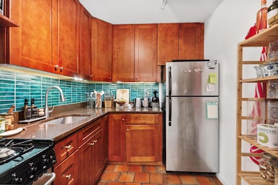 New York Towers unit 4-L, New York, NY 10010 - photo 3