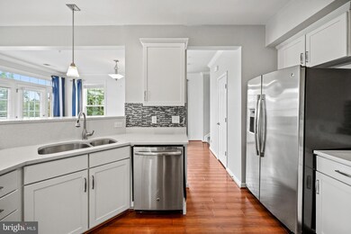 25253 Laureldale Terrace, Chantilly, VA 20152 - photo 5