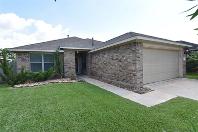 382 Henry St, Alvin, TX 77511 - photo 2