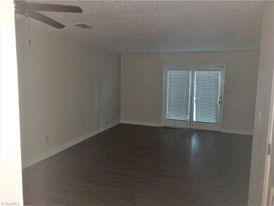 5910 King Charles Ct unit 21F, Clemmons, NC 27012 - photo 3