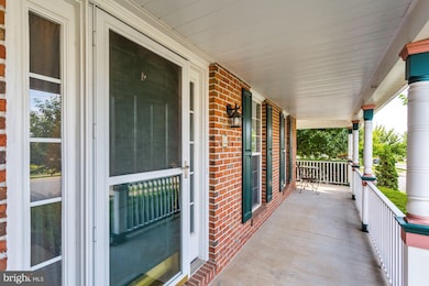 488 Hawkridge Ln, Sykesville, MD 21784 - photo 2