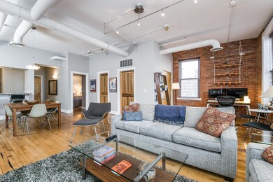006-Living_Room-3860926-large