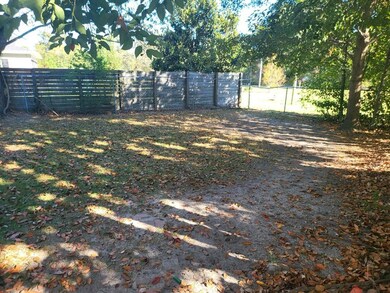 1117 Debbie St, Adel, GA 31620 - photo 3