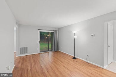 20205 Shipley Terrace unit 1-C-101, Germantown, MD 20874 - photo 6