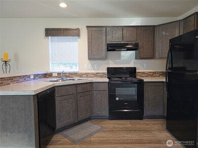 1303 30th St unit 21, Seaview, WA 98644 - photo 5