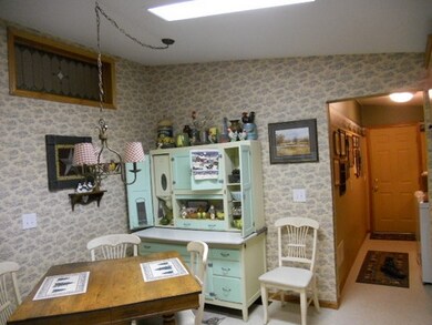 5504 SW Ridgecrest Cir, North Platte, NE 69101 - photo 3