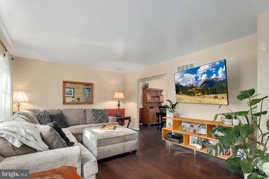 16218 Cypress Ct, Dumfries, VA 22025 - photo 4