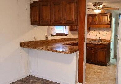 515 Apache Ave, Carpentersville, IL 60110 - photo 3