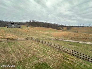 811 Pioneer Rd, Ewing, VA 24248 - photo 4