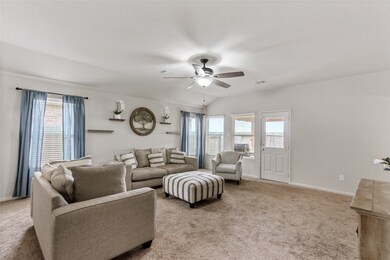 5229 Bailey Ln, Alvin, TX 77511 - photo 4