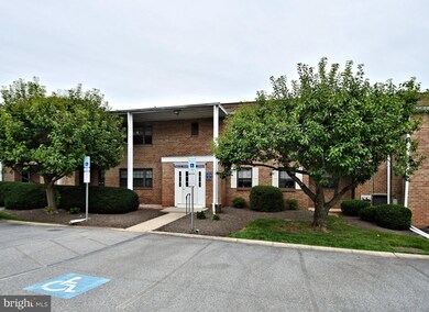 108 Woodstream Dr unit CONDO 108, Norristown, PA 19403 - photo 4