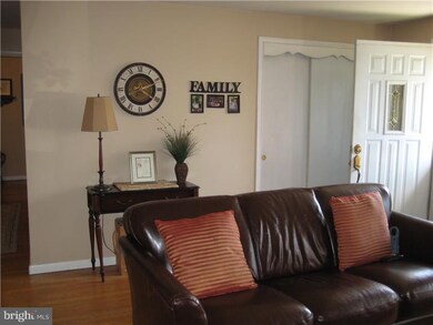 734 Mearns Rd, Warminster, PA 18974 - photo 4