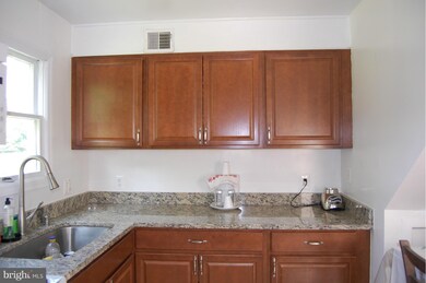 243 Cabbel Dr, Manassas Park, VA 20111 - photo 6