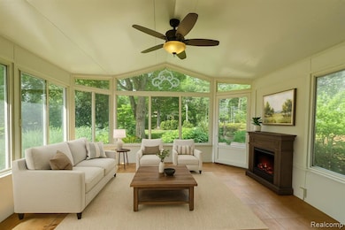 8276 Appleway Dr, Grand Blanc, MI 48439 - photo 7