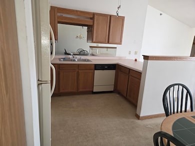 3651 E Barbara Ct unit 10, Oak Creek, WI 53154 - photo 2