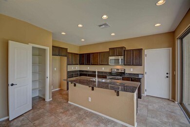 4 - Kitchen