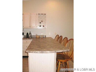 Large peninsula 4 Chairs