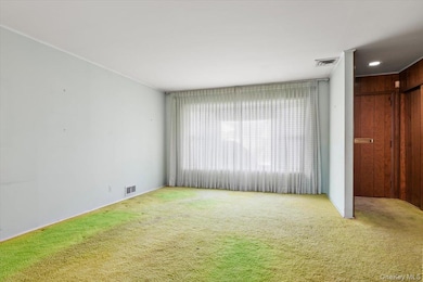 144 Orchard St, Plainview, NY 11803 - photo 6