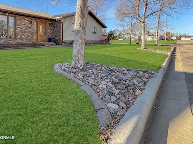 102 9th Ave SE, Crosby, ND 58730 - photo 4