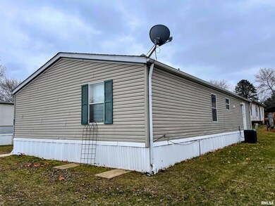 69 Pinewood Estate, Chillicothe, IL 61523 - photo 2