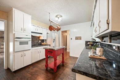 609 Harwood Terrace, Bedford, TX 76021 - photo 5