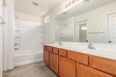 03 - Master Bathroom
