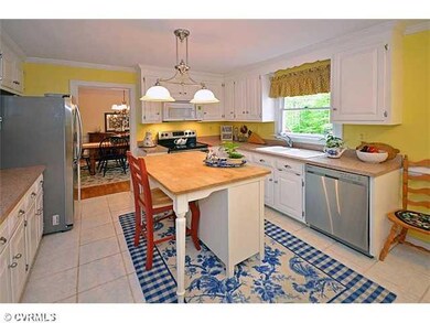 Kitchen - Kitchen - Owners Have Painted Cabinetry 