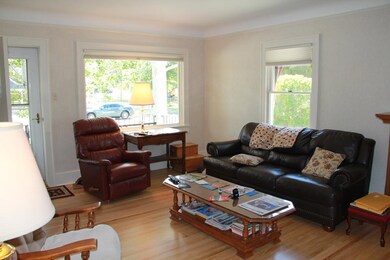 Living Room (3)