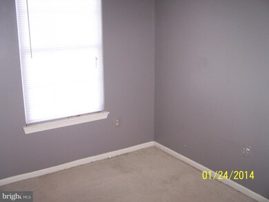 7005 Yellow Amber Ct, Capitol Heights, MD 20743 - photo 2