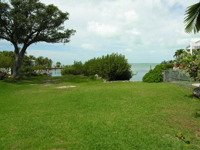 Lovely Homeowners Park on the Bay