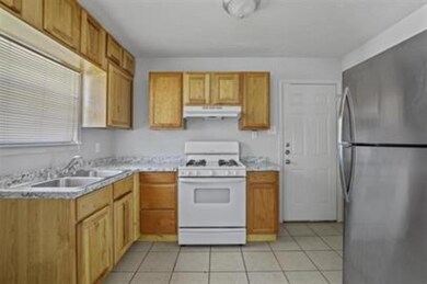 830 W Texas St unit A, Denison, TX 75020 - photo 4