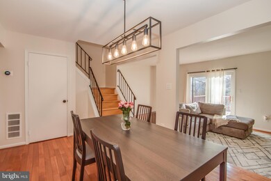 7712 Groveland Heights Ct, Springfield, VA 22153 - photo 3