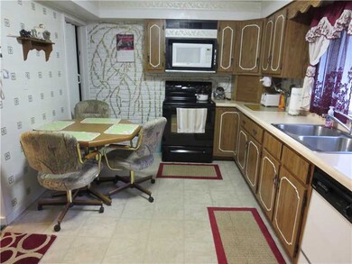 Kitchen. Eat In Kitchen large Pantry