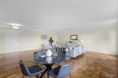 Executive House Apartments unit 7D, Saint Louis, MO 63108 - photo 4