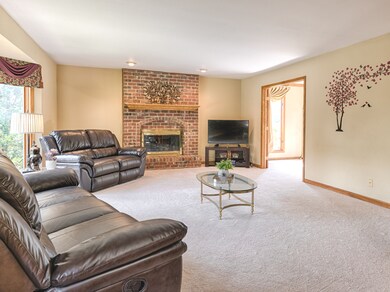 3824 Celeste Ln, Naperville, IL 60564 - photo 2