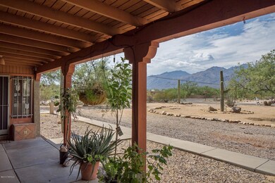 Covered Patio/Mountain Views