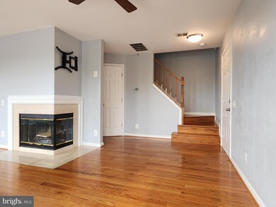 9296 Cardinal Forest Ln unit 301, Lorton, VA 22079 - photo 4