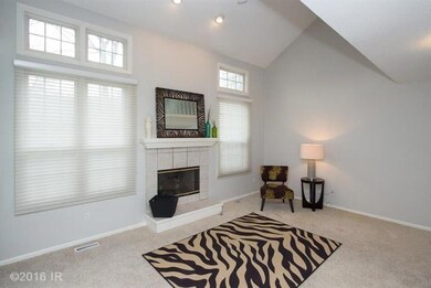 2404 81st Cir, Urbandale, IA 50322 - photo 3